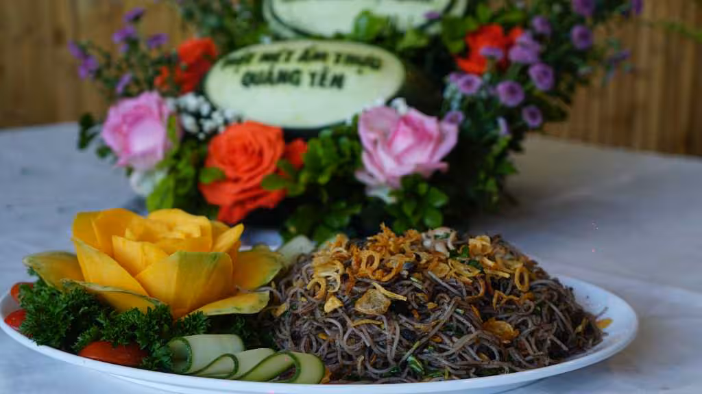 Bún xào ngán Quảng Yên - Đặc sản trứ danh vùng cửa biển