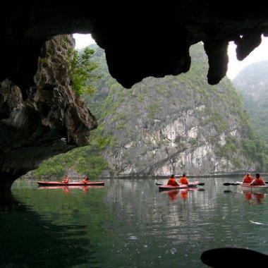 Top 8 Địa Điểm Chèo Thuyền Kayak Được Cấp Phép Tuyệt Đẹp Trên Vịnh Hạ Long