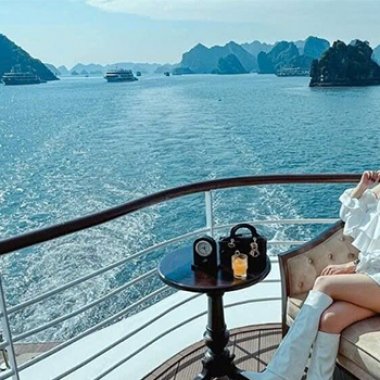 Lịch Trình Du Lịch Hạ Long 1 Ngày: Bí Quyết Khám Phá Trọn Vẹn Kỳ Quan