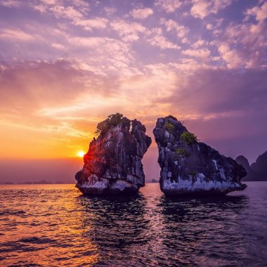Hướng dẫn di chuyển từ Hà Nội đi Hạ Long: Kinh nghiệm chi tiết từ chuyên gia