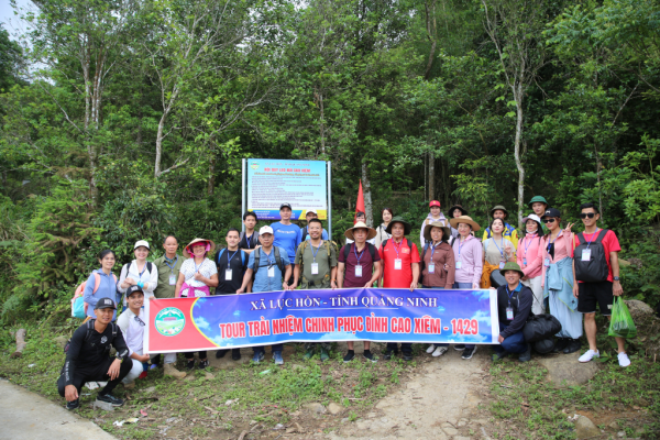 Chinh phục đỉnh Cao Xiêm: Kinh nghiệm trekking và camping tại 'Nóc nhà Quảng Ninh'