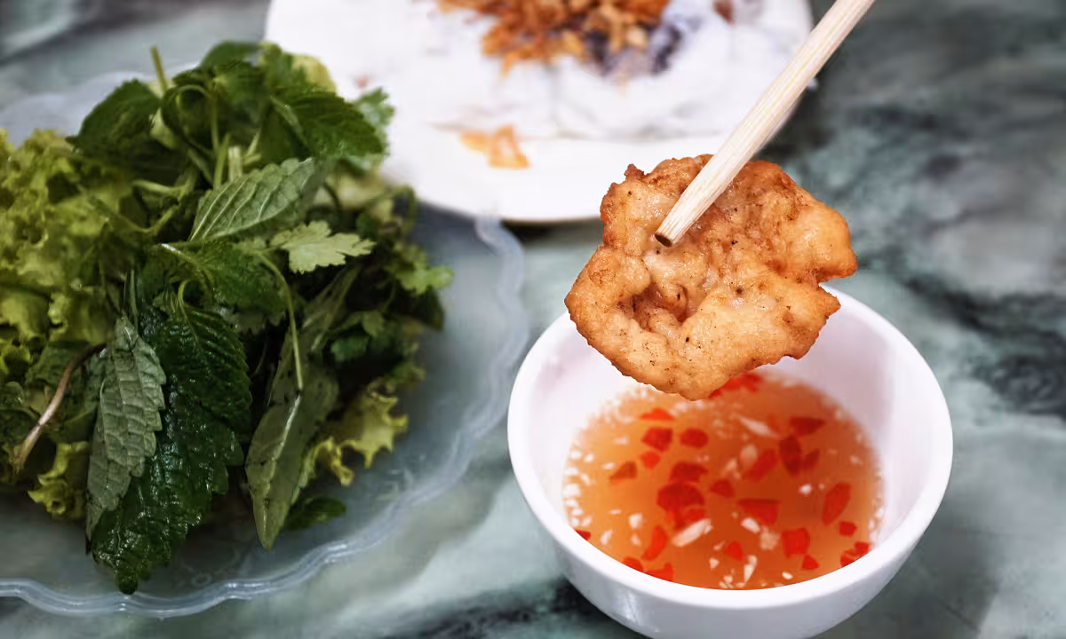 Cẩm nang ăn uống Hạ Long: Bí kíp từ thổ địa tránh chặt chém
