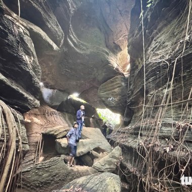 Khám phá Hang Dơi: 'Công viên kỷ Jura' triệu năm kỳ bí giữa lòng xứ Quảng