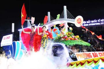 Carnaval Hạ Long 2026 - Vũ điệu của ánh sáng và sắc màu bên bờ Vịnh Kỳ quan