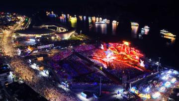 Sóng Hội Ánh Sáng: Bản Giao Hưởng Du Thuyền Đẳng Cấp Giữa Lòng Di Sản Vịnh Hạ Long